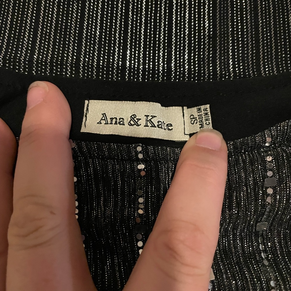 🔴 Ana & Kate Blouse - Picture 2 of 4